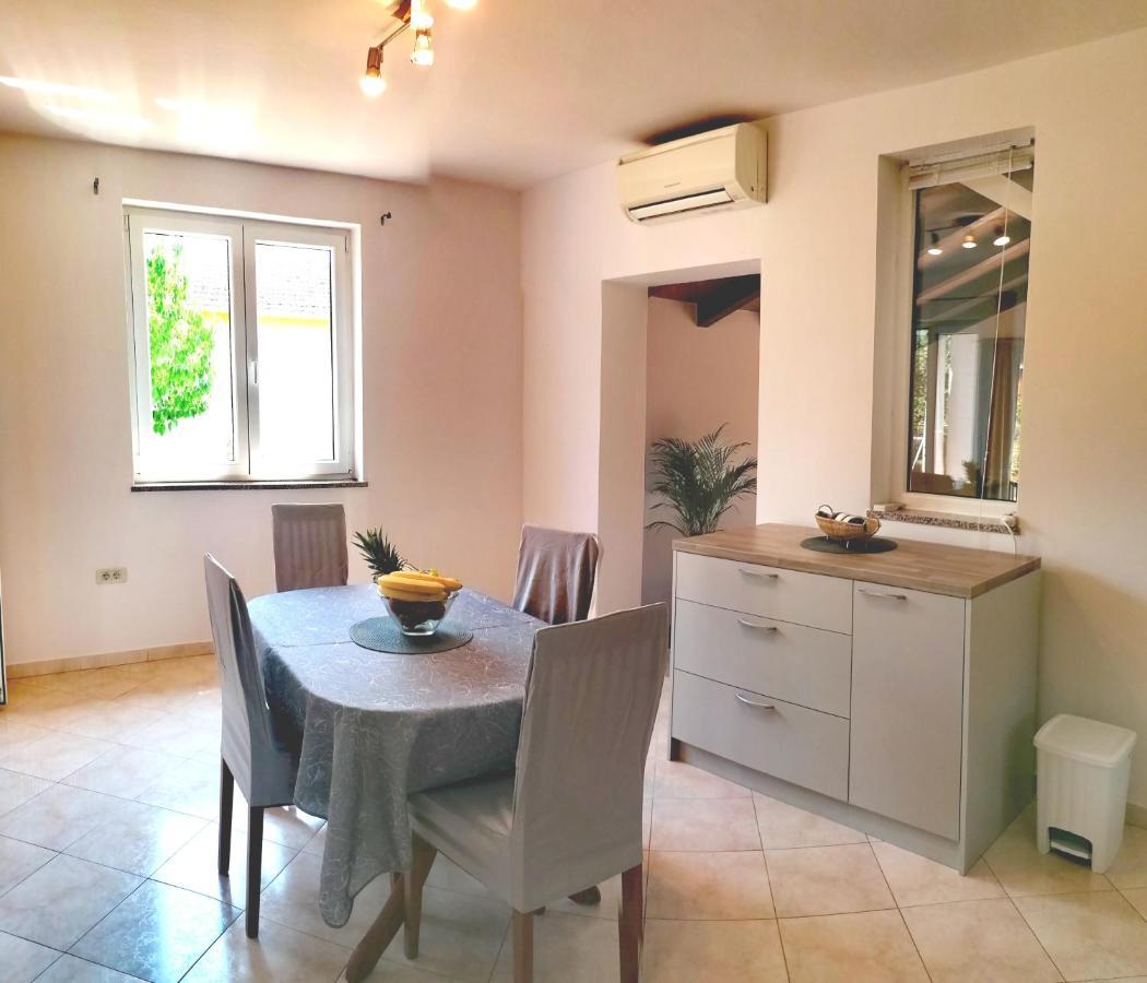 Cozy House With Pool Near Rovinj Διαμέρισμα Kanfanar Εξωτερικό φωτογραφία